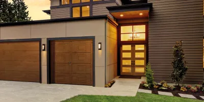 Fl&uuml;geltor im klassischen Stil